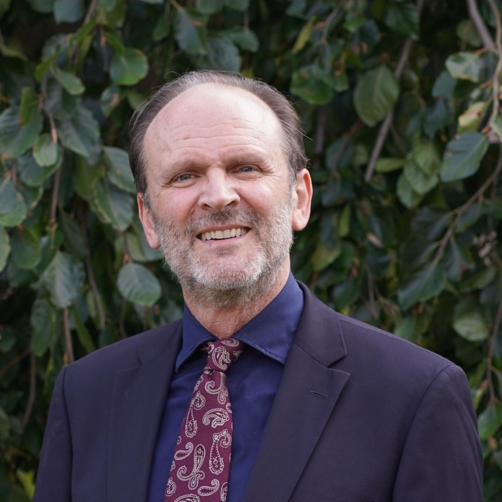 Prof. Peter Bouteneff
